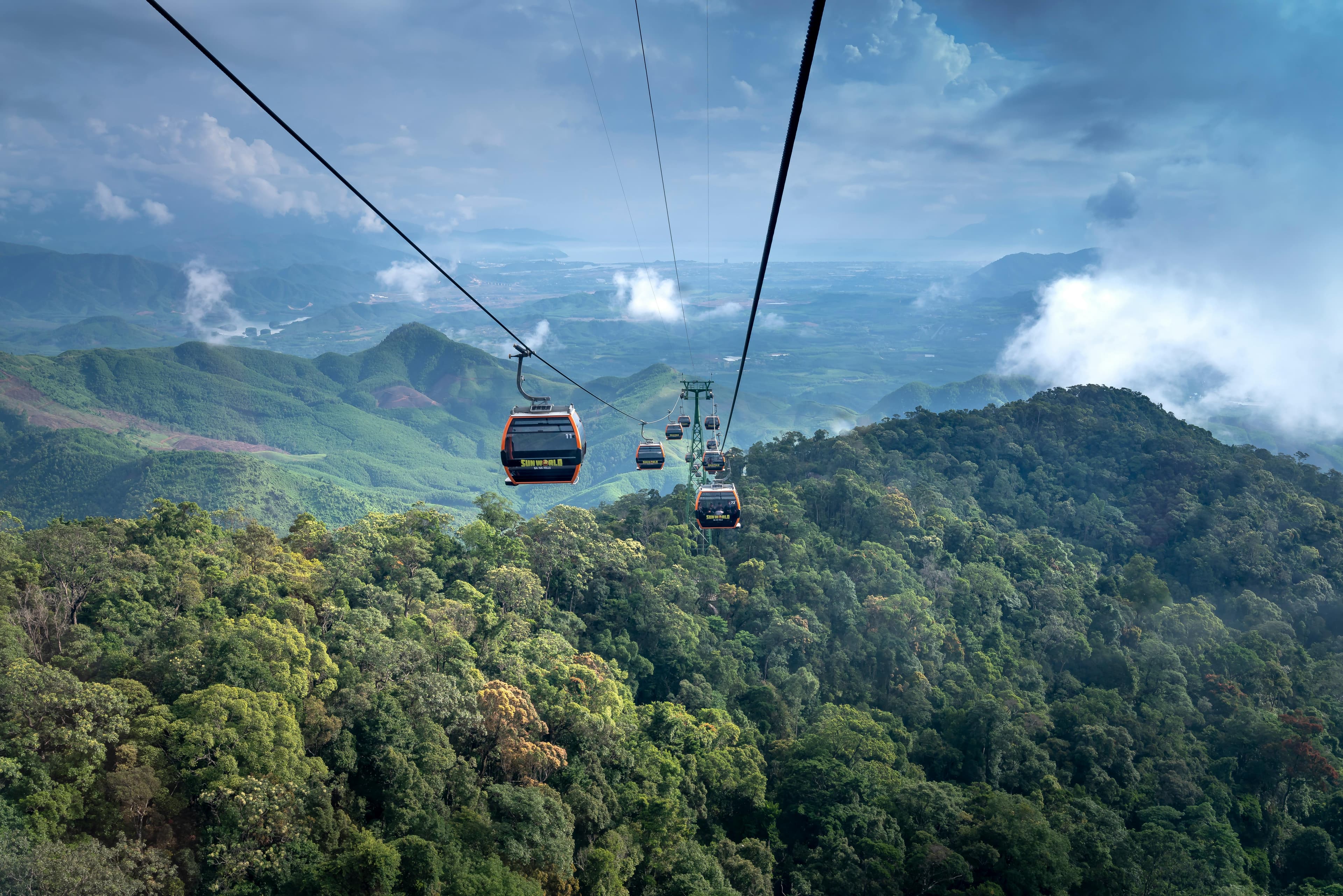Understanding Aerial Tramways: The Legacy of Reversible Ropeway Systems